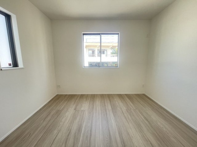 【洋室】 | 読谷村上地（全3棟） | ※同仕様写真です