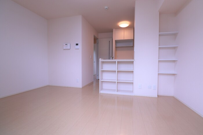 久留米市東櫛原町のアパートの居間・リビング|使いやすいリビングです