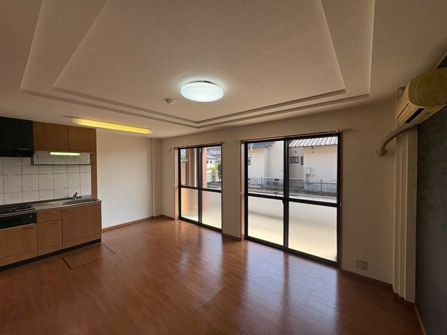 ハイツルーエンの居間・リビング|※同タイプの部屋写真です