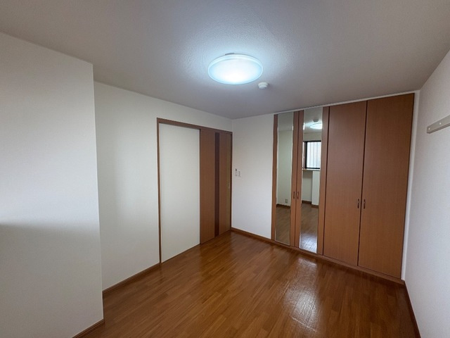 ハイツルーエンの洋室|※同タイプの部屋写真です