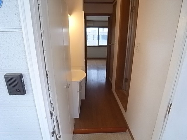 アビタシオン岡本の玄関