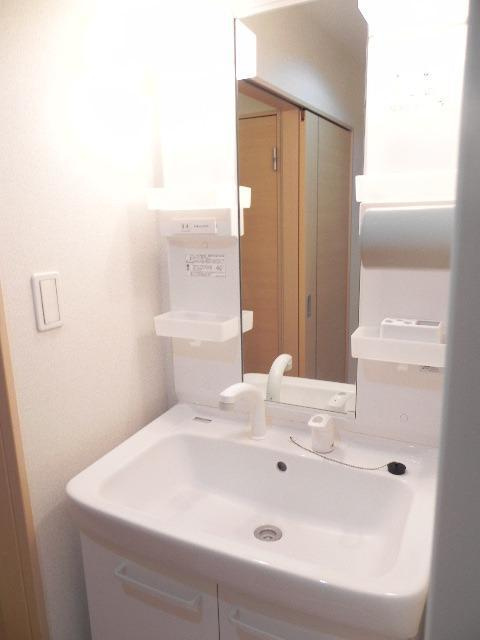 サンシャインビレッジアゼリアＣの洗面所|洗面所