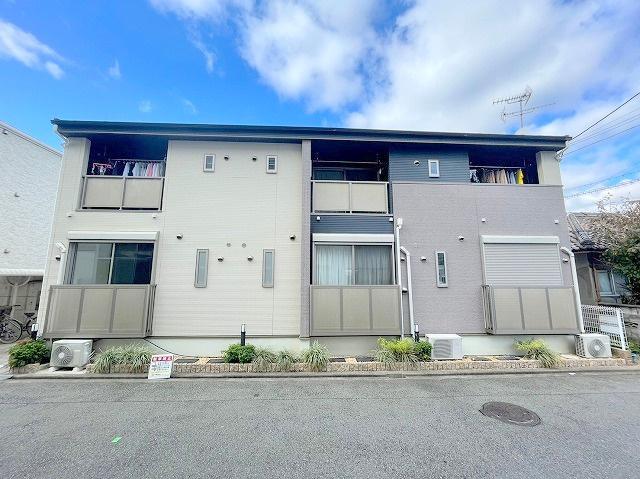 サニーレジデンス西三国Aの外観