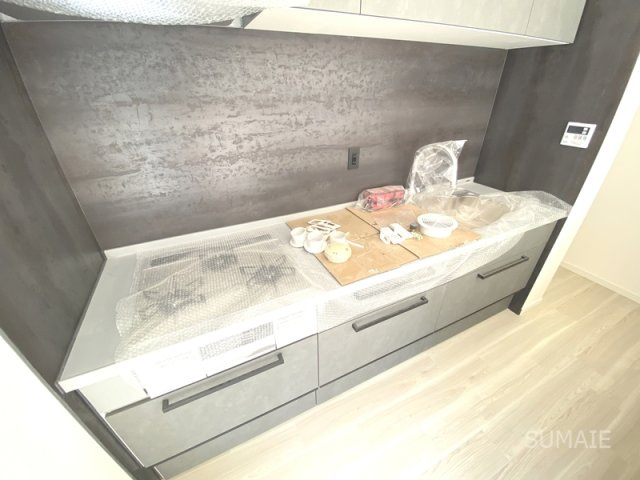 セレーノ大宮A棟のキッチン|グリル付き3口コンロ☆彡