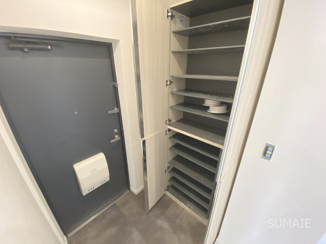 セレーノ大宮A棟の収納|玄関収納