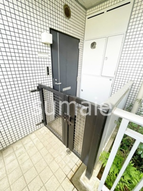 セレーノ大宮A棟のエントランス|玄関ポーチあります☆