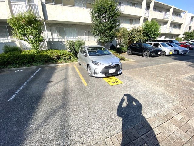 セレーノ大宮A棟のその他|駐車場にあります☆