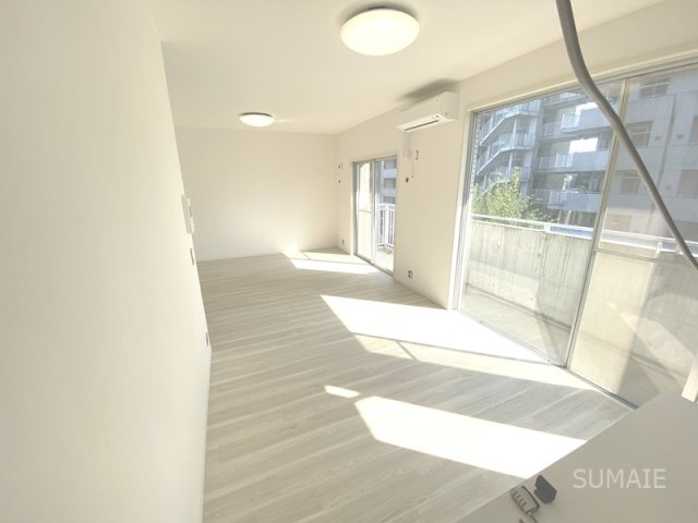 セレーノ大宮A棟の居間・リビング|15帖明るいリビング☆彡（メンテ中）