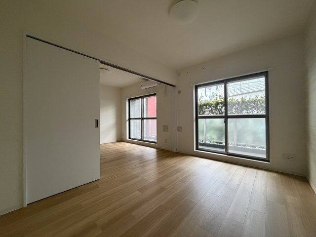 ファミリーフジ２の居間・リビング