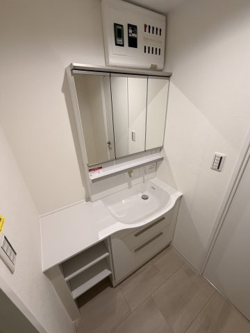 ファミリーフジ２の独立洗面台