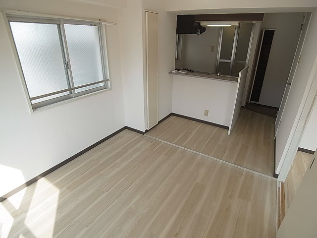 グランディール夢野の内装|角部屋で窓が多く風通しも良好です