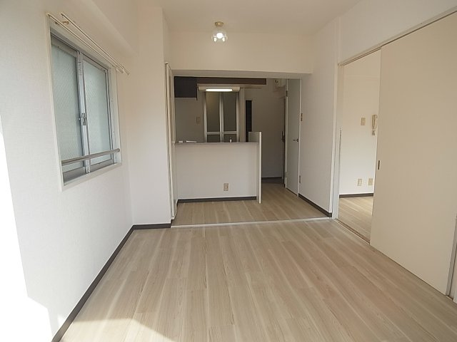 グランディール夢野の内装|人気のカウンターキッチンタイプのリビング