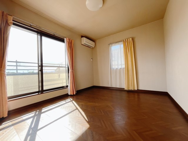 【中古戸建】伊勢崎市東上之宮町の洋室|■2階洋室｜子供部屋のメリットは「自立心を養うことができる」「自分で整理整頓できるようになる」そして、お子様が成長した際には「プライバシーを確保できる」といい事だらけ♪