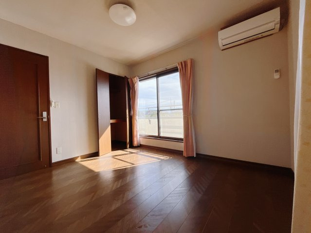 【中古戸建】伊勢崎市東上之宮町の洋室|■2階洋室｜2階各居室には収納をご用意しています♪常にお部屋を綺麗に保てます！小さなお子様も自然とお片付けができるようになるのでうれしいですよね！