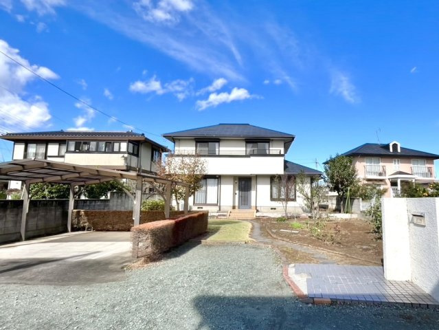 【中古戸建】伊勢崎市東上之宮町の外観|■外観｜特徴のある個性的な住まいと美しい街並み、そして住みやすい環境を、ぜひ現地でご覧になりませんか。お気軽にお問合せください(^^)  