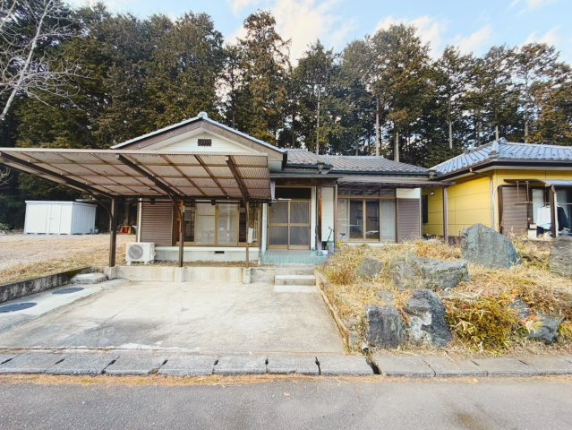 セルフクリーニング済♪鹿沼市板荷中古住宅の駐車場