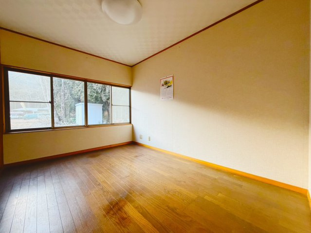 セルフクリーニング済♪鹿沼市板荷中古住宅の洋室