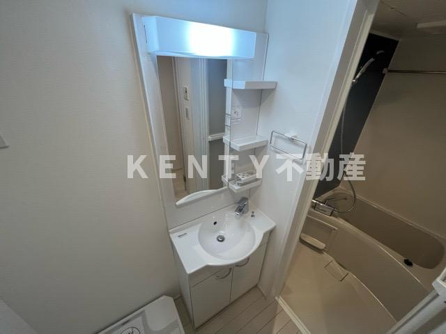 【洗面所】 | パークテラス大森 | 明るい洗面所です