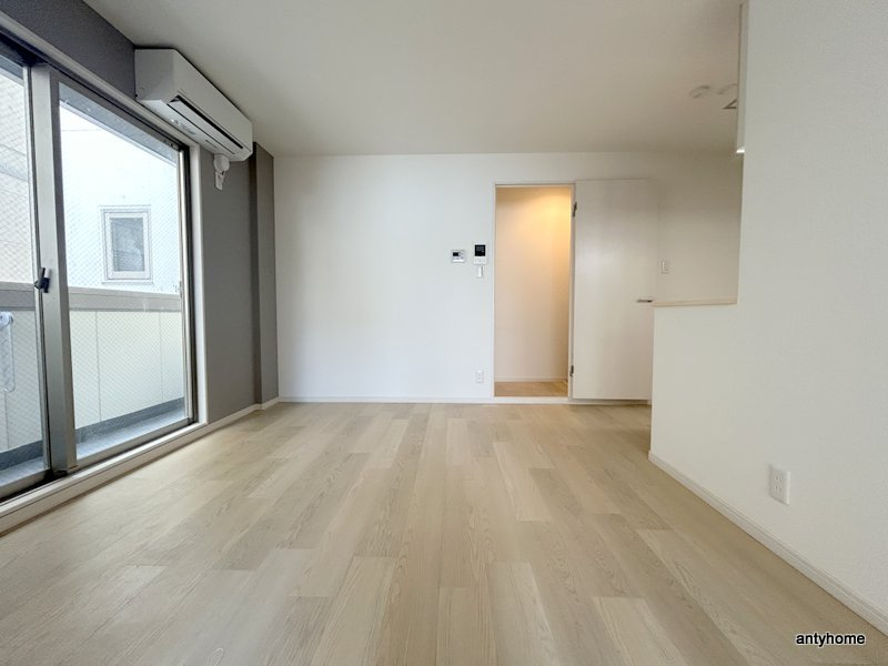 アリビラ鶴橋　仲介手数料無料の居間・リビング