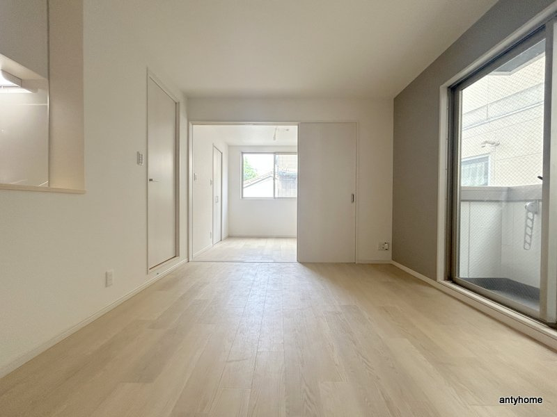 アリビラ鶴橋　仲介手数料無料の居間・リビング