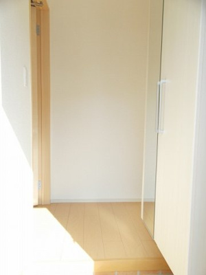 【玄関】 | メゾン・クラールＢ