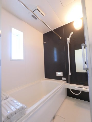 吉野ヶ里町立野第7の浴室|1日の疲れがとれる、ゆったりとしたバスルーム。