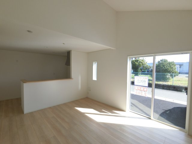 吉野ヶ里町立野第7の居間・リビング|家族が集まる中心となるリビング・ダイニング。団らんする姿が浮かびますね♪