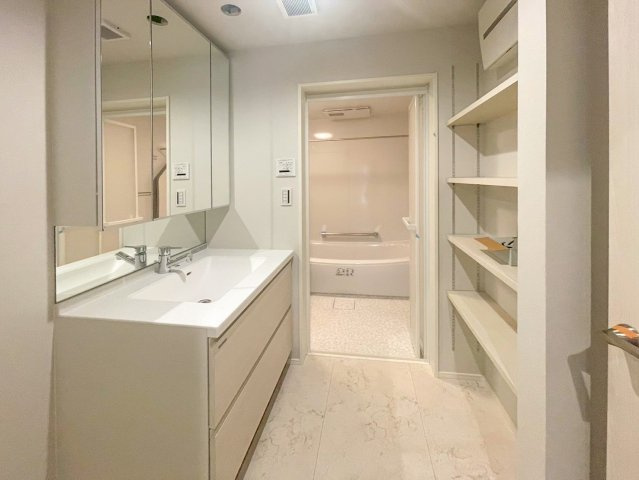 新築分譲［ミラクラス稲毛台町］の独立洗面台