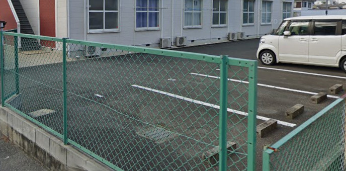 ロイヤルハイツの駐車場