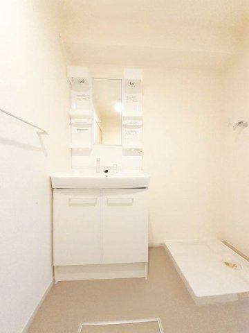 グラン・ソレイユの洗面所|脱衣スペースもあります