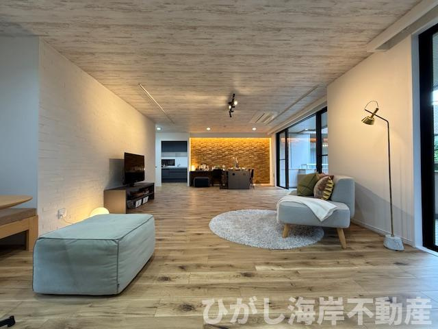 中銀茅ヶ崎マンシオンの居間・リビング|新規リフォーム完了！　35.7帖　LDK