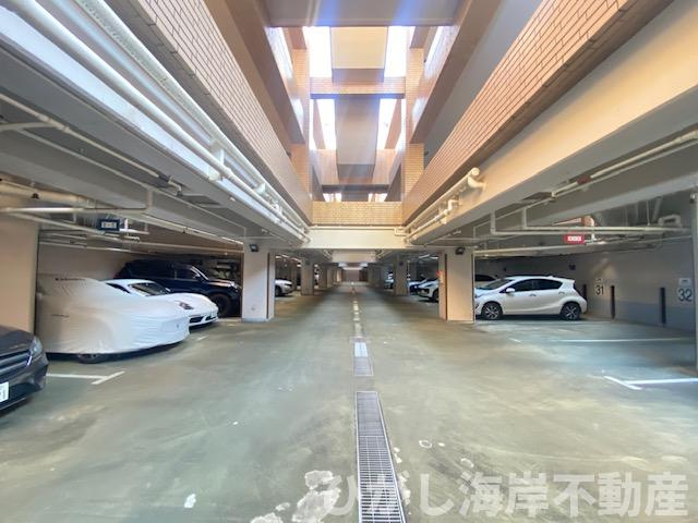 中銀茅ヶ崎マンシオンの駐車場|敷地内駐車場