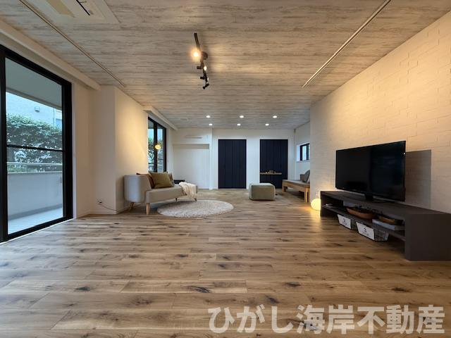 中銀茅ヶ崎マンシオンの居間・リビング|新規リフォーム完了！　35.7帖　LDK