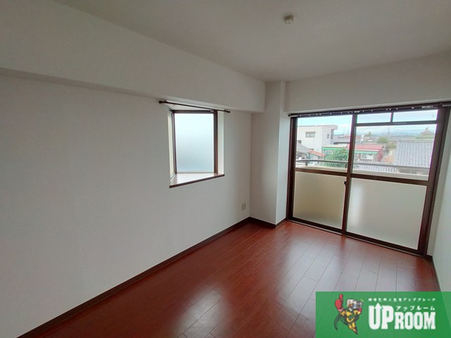 ソレアード千代鶴の洋室