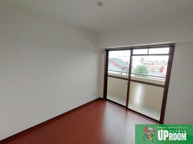 ソレアード千代鶴の洋室