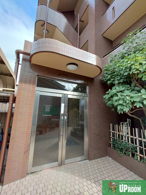 ソレアード千代鶴のエントランス