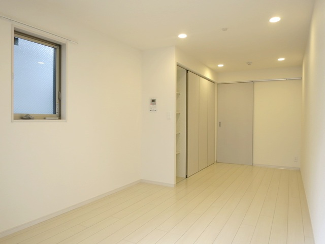 リブリ・ＰＲＯＶＩＮＳＣＩＡの居間・リビング|ピカピカのフローリングです(^^♪