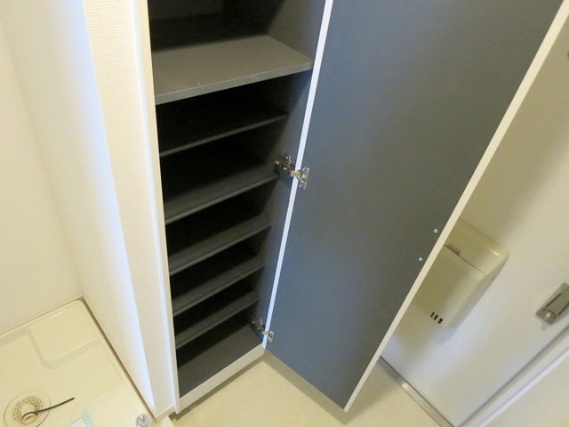 リブリ・ＰＲＯＶＩＮＳＣＩＡの設備|シューズボックスです(^^♪