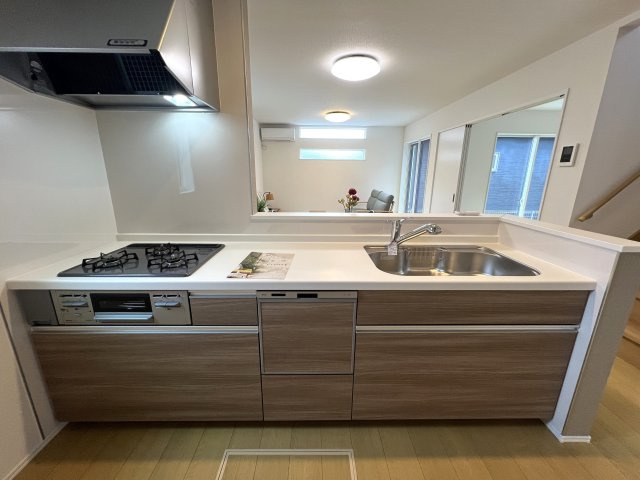 びっくり！クリビツ！久比里2【新築未入居】戸建のキッチン|コンパクトなキッチンで掃除もラクラク
