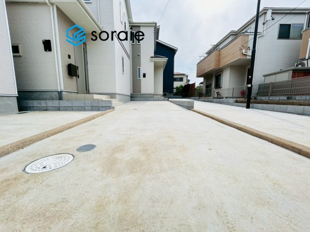 入間小谷田22期　新築戸建て　ハートフルタウンの駐車場|令和8年4月24日撮影。