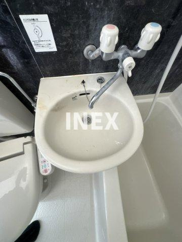 横浜市西区境之谷のアパートの洗面所