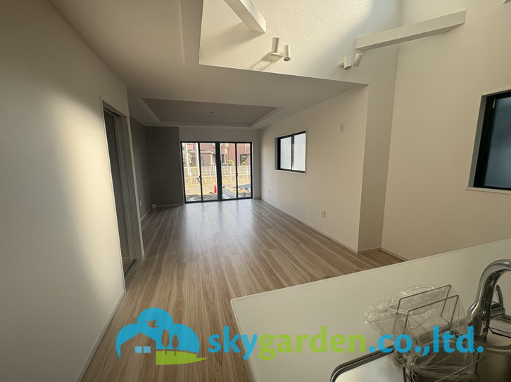 藤沢市片瀬6期　新築戸建　全2棟1号棟の居間・リビング