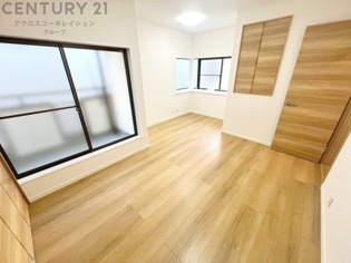 リラックスできるプライベート空間で、快適な睡眠をサポート。個人の好みに合わせたインテリアや寝具で心地良さを追求。プライベートな時間を過ごし、リフレッシュする場所におすすめです。