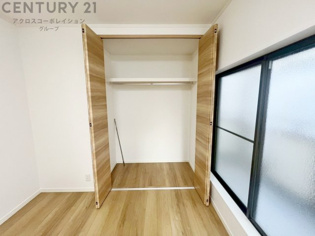 衣類やアクセサリー、小物類の収納が便利で整理整頓がしやすく、部屋の美観を保ちつつ、スペースを最大限に活用できます。衣服のしわやダメージを防ぎ、長持ちさせることができます