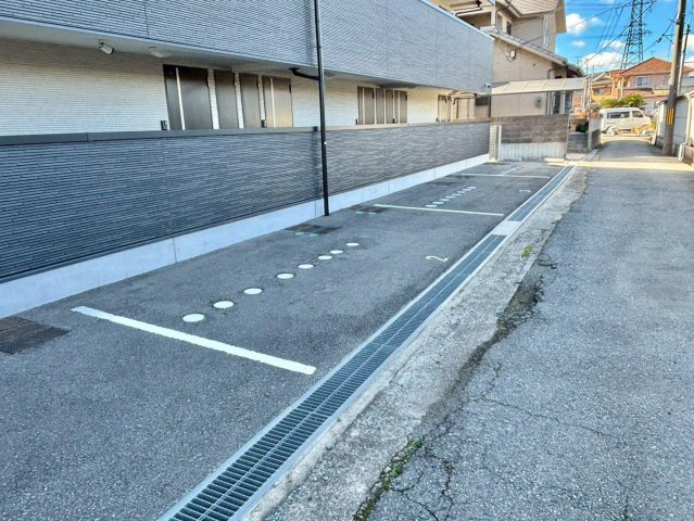 ラフェスタ妻鹿の駐車場