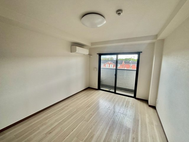 ラフェスタ妻鹿の洋室