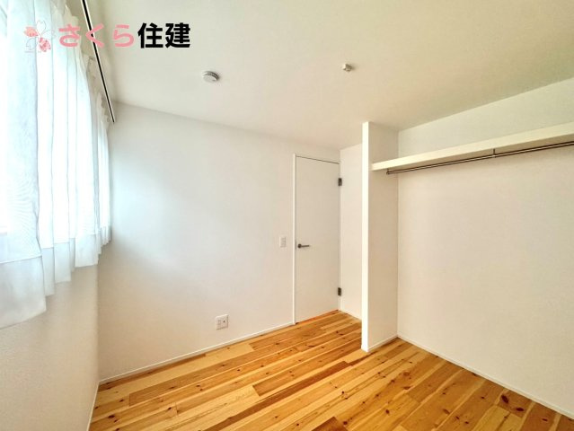 宇都宮市西川田町　jigsaw東棟の洋室|各部屋に収納あります！荷物が多い子育て世代や、趣味道具の多い方にもうれしいですね
