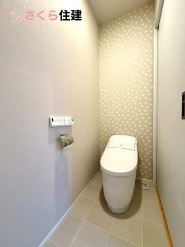 宇都宮市西川田町　jigsaw東棟のトイレ|トイレは各階完備。夜、トイレに起きても、2階の寝室から1階のトイレに降りる必要はありません。