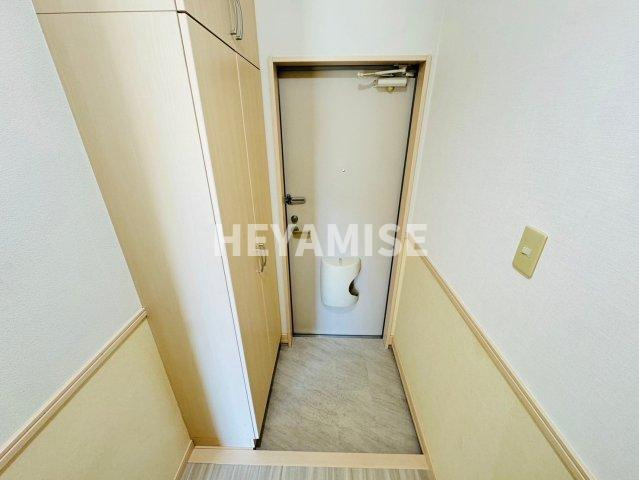 フロンティアB棟の玄関|※同物件同室タイプの写真でございます※現況を優先します※