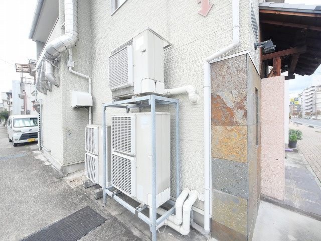 三条添川町店舗の外観